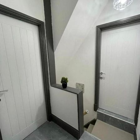 Entire 5 Star Luxury Whalley House Wifi Tv Luxury Burnley Exteriör bild