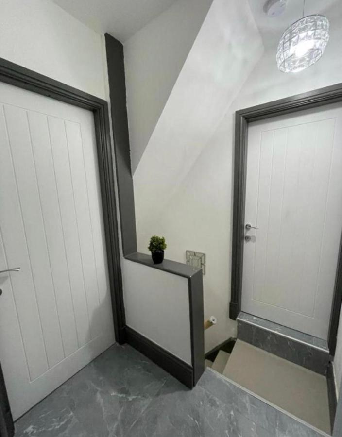 Entire 5 Star Luxury Whalley House Wifi Tv Luxury Burnley Exteriör bild